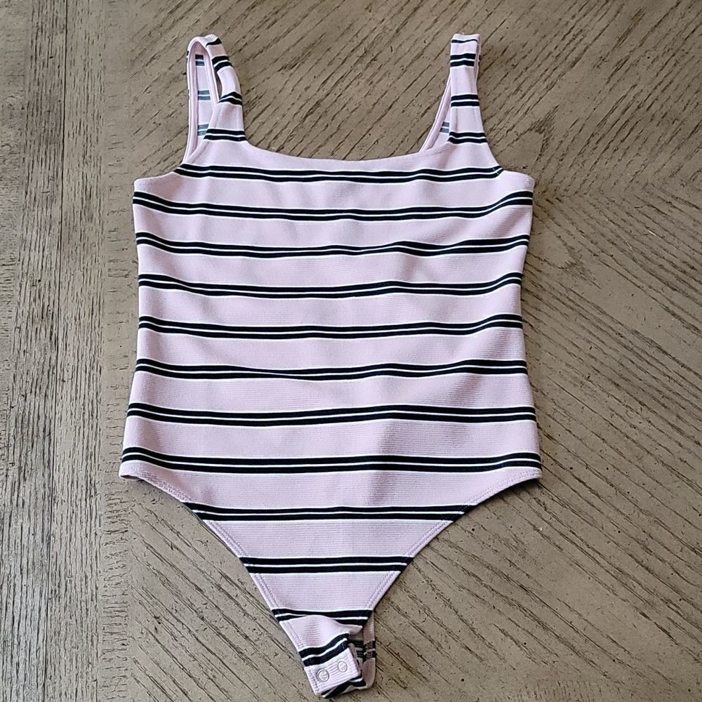 Blush pink stripe bodysuit Express XS NWOT 💖 - Picture 1 of 4